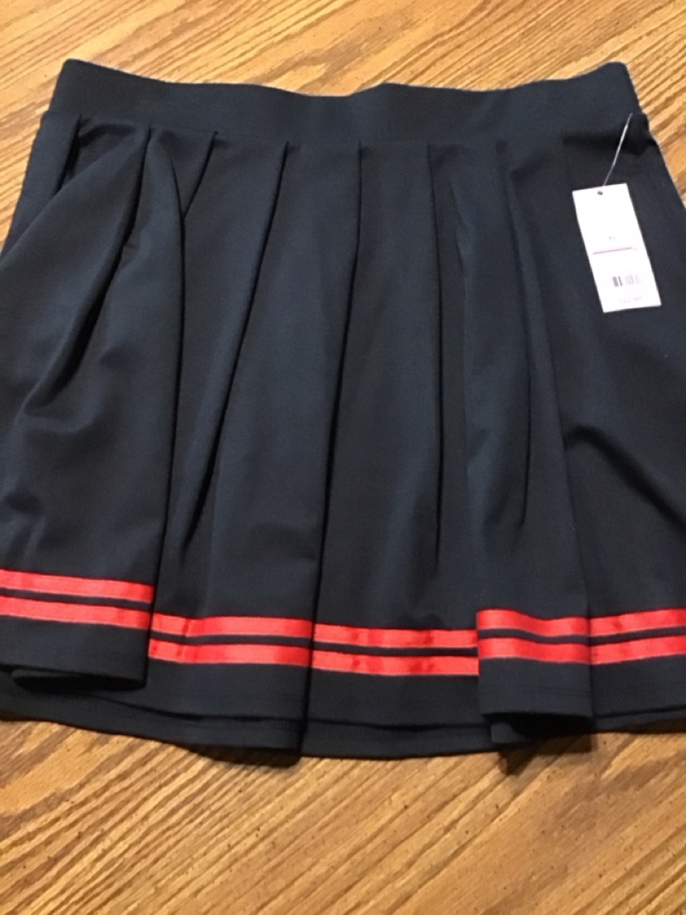 Woman’s new with tag size XLwild fable Black White and Red Two-Piece Skirt Set - Picture 2 of 15